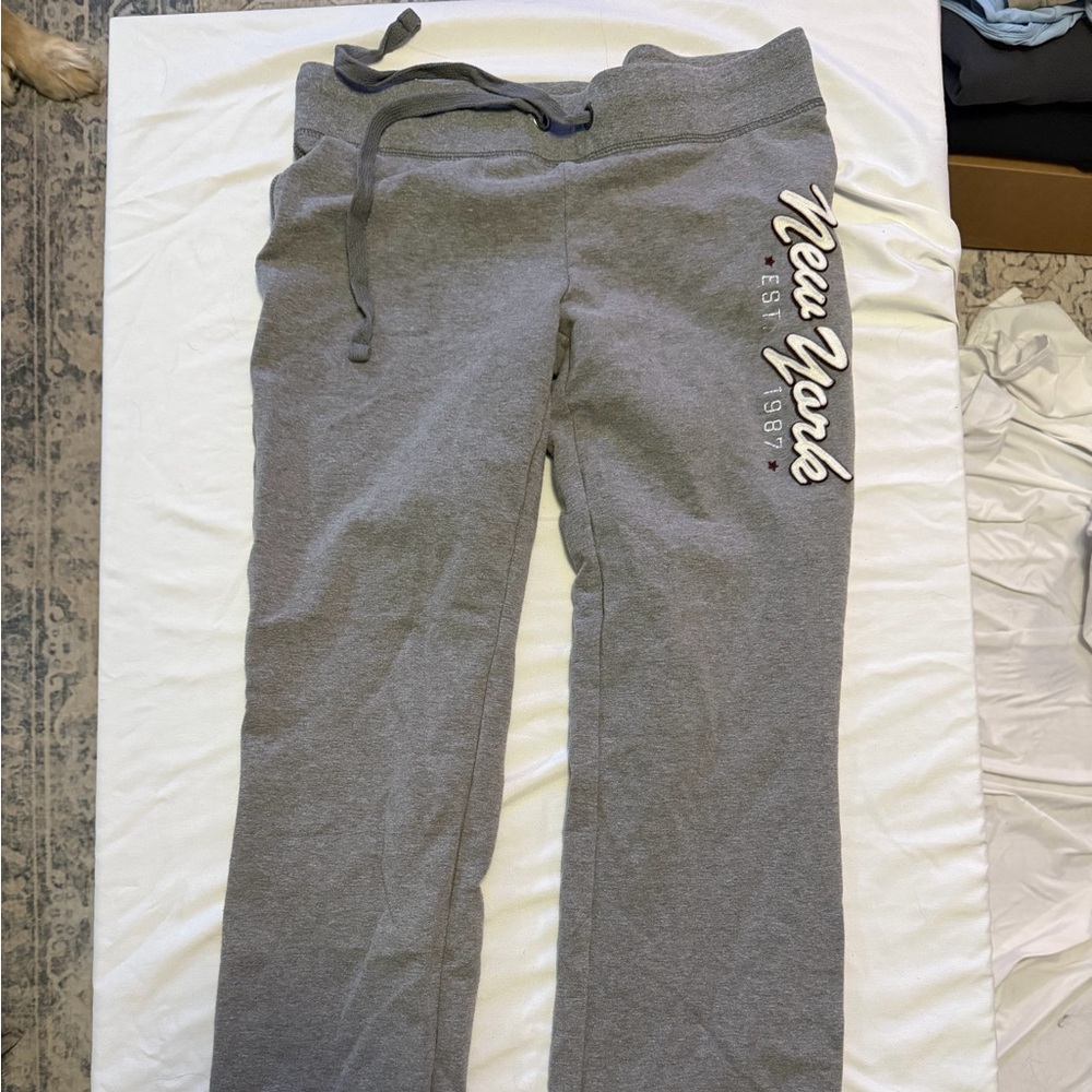 Aeropostale Gray Girls Joggers with New York Print